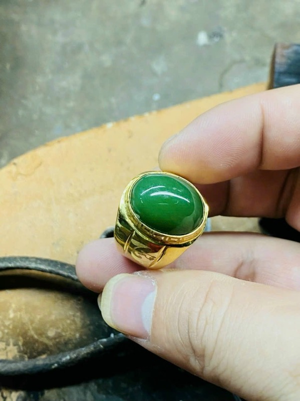 Nhẫn Nam Đá Chủ Ngọc Bích