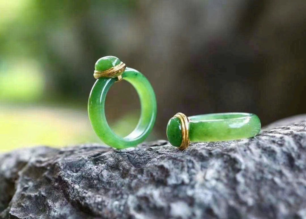 Nhẫn ngọc bích bọc vàng 