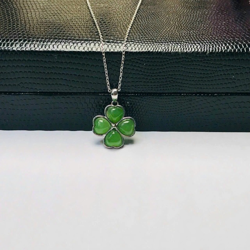 Ngọc Bích Mài Trái Tim