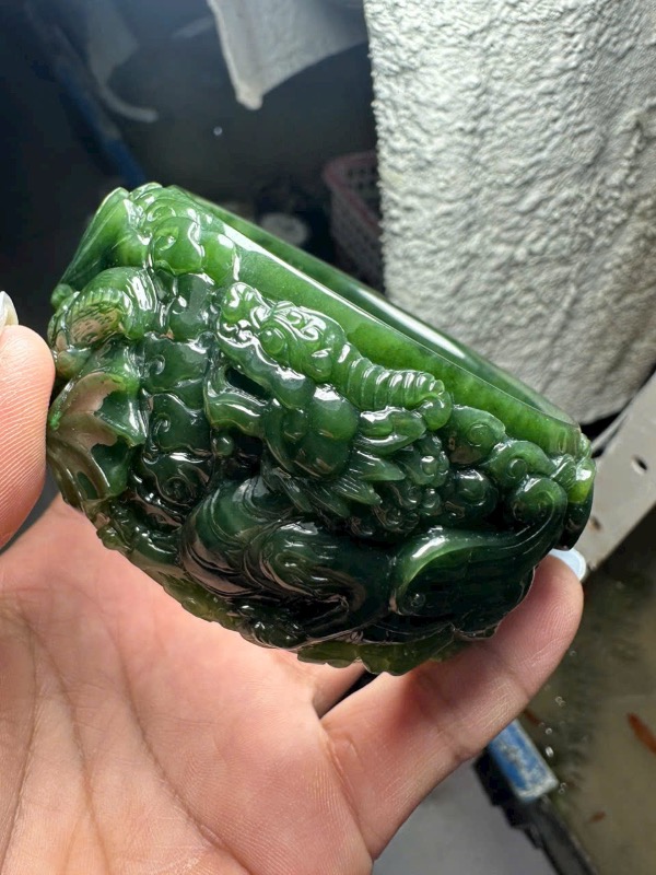Vòng tay ngọc bích 4cm 