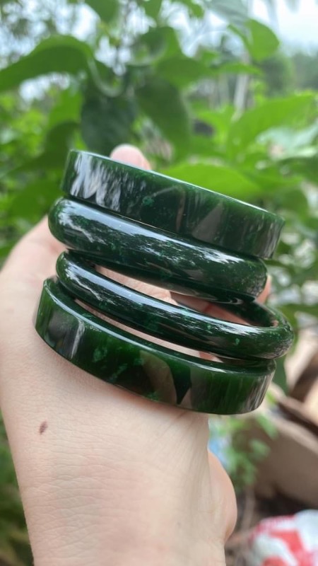 Vòng Ngọc Bích Thiên Nhiên