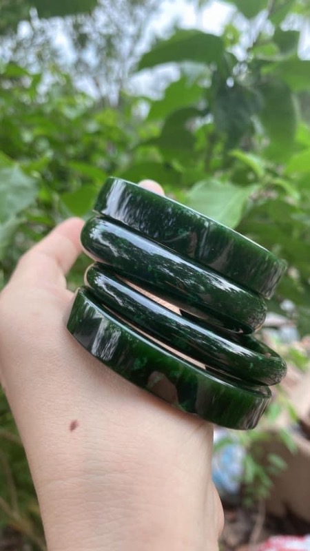 Vòng Ngọc Bích Thiên Nhiên