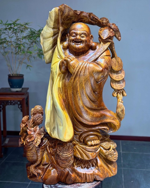 Tượng Di lặc chúc phúc 